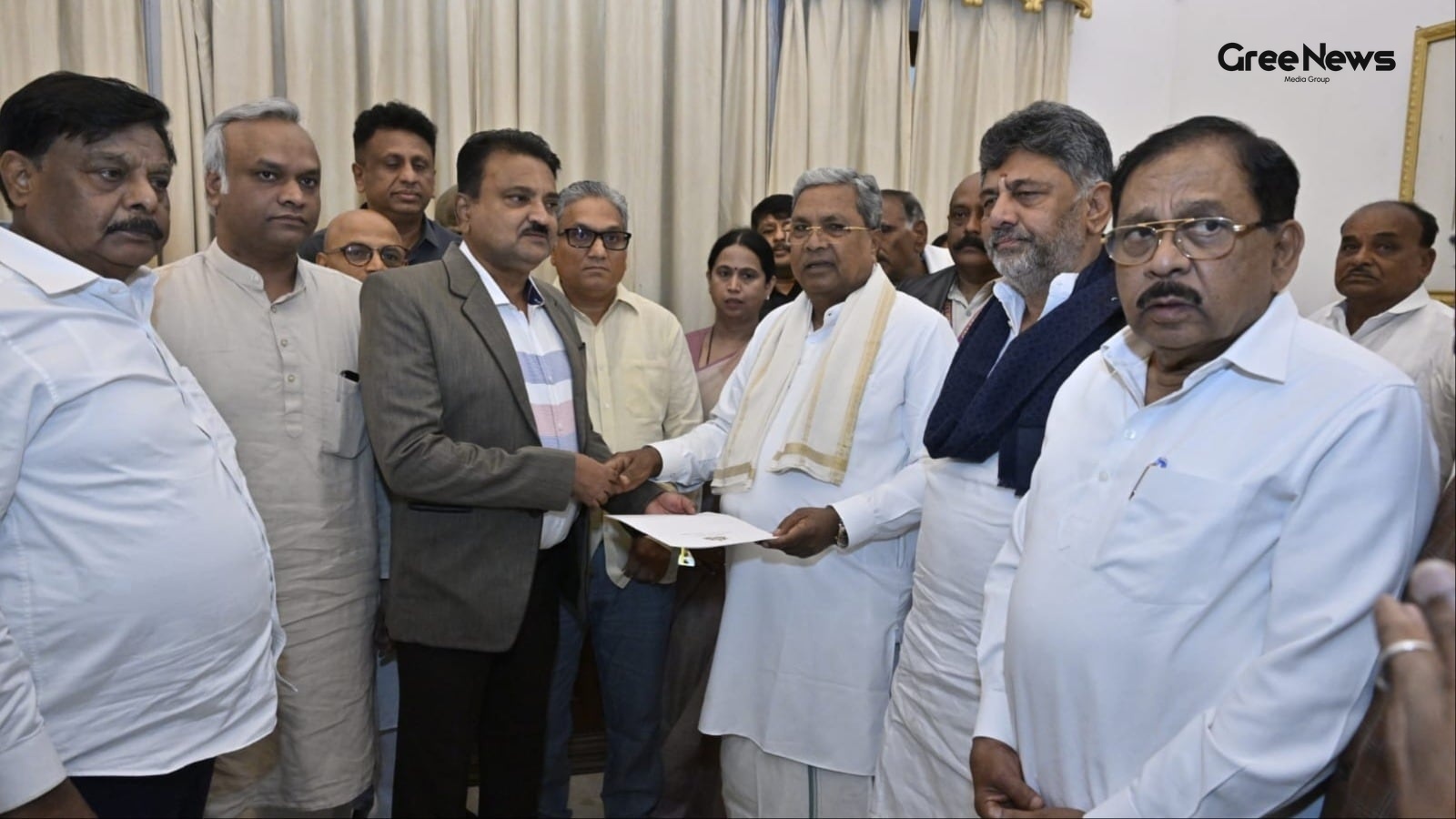 Siddaramaiah's Resignation and the Political Maneuvering for the Next Chief Minister