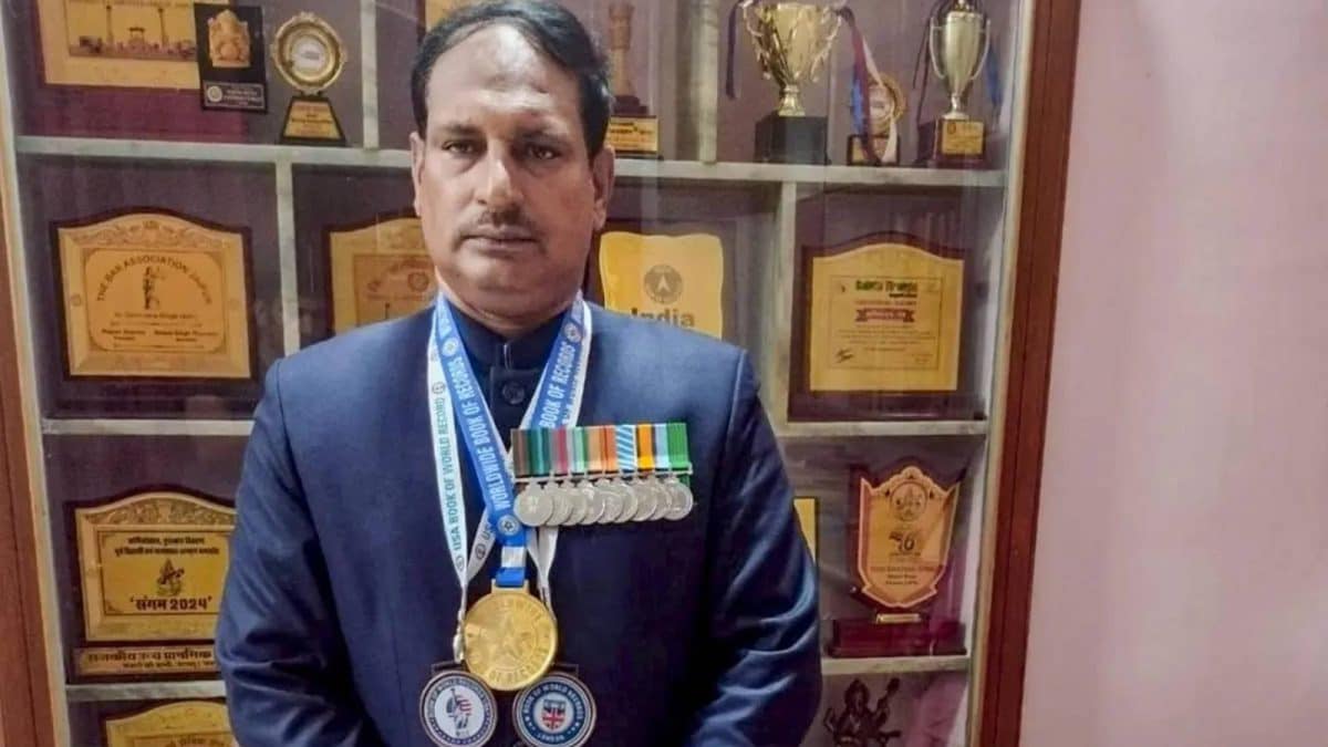 Meet Dashrath Singh Shekhawat: Ex‑Serviceman with 138 Degrees, 3 PhDs & 11 World Records