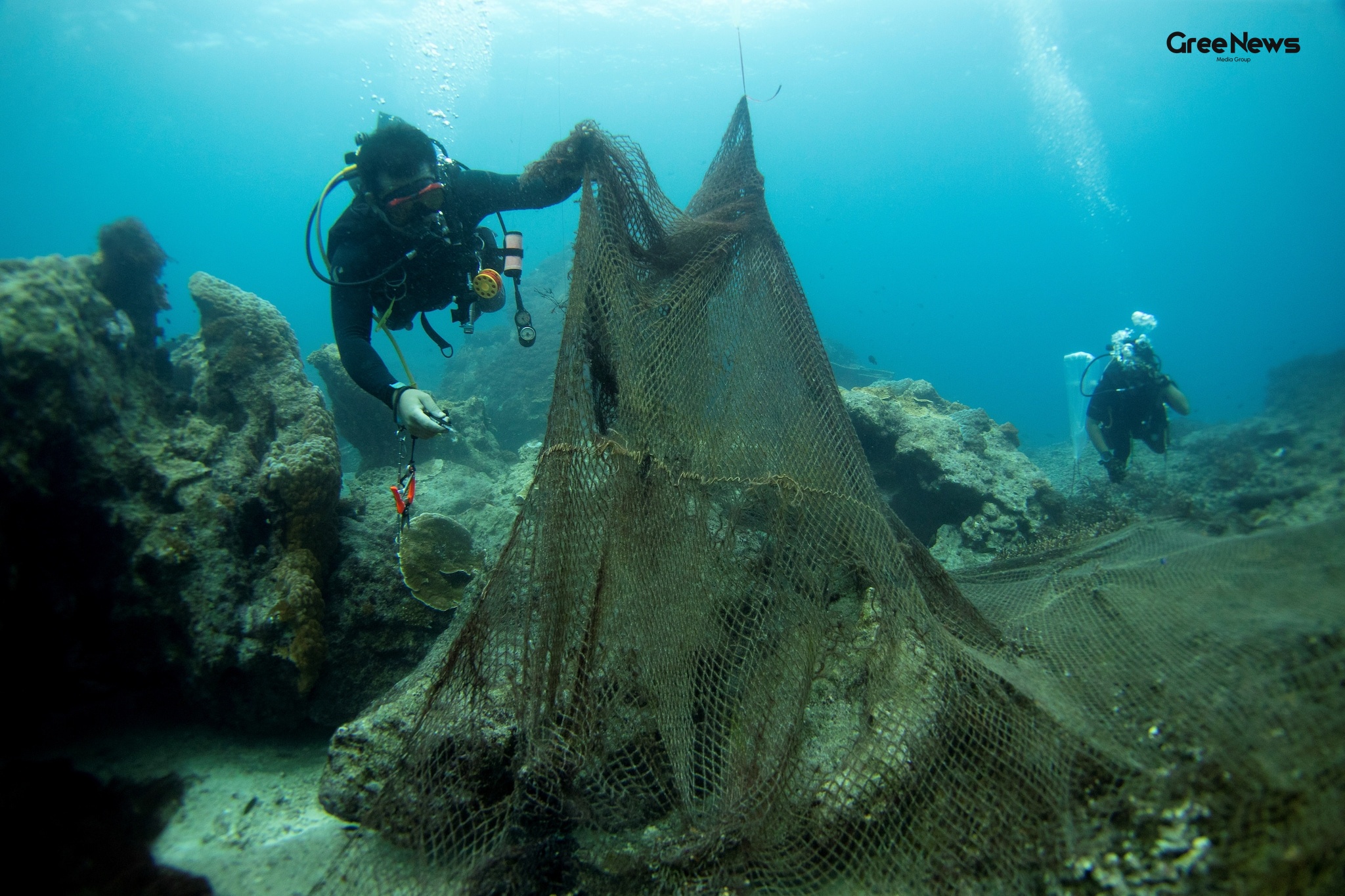 Volunteer Divers & Navy Clear 2,750 sq m Ghost Nets from Thailand’s Ko Losin  A Heart‑warming Conservation Story
