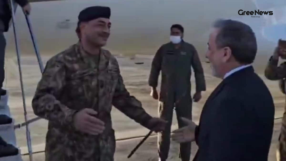 Iran’s Foreign Minister Abbas Araghchi Warmly Welcomes Pakistan’s Army Chief Asim Munir in Tehran Amid Fresh Peace Talks