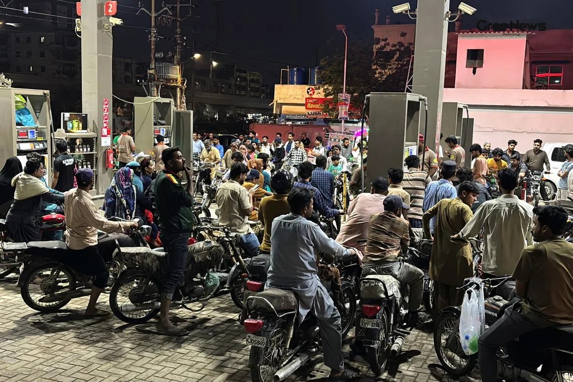 How Pakistan’s Power Crisis Got Worse Overnight  The Hydropower Slump and LNG Trouble Explained