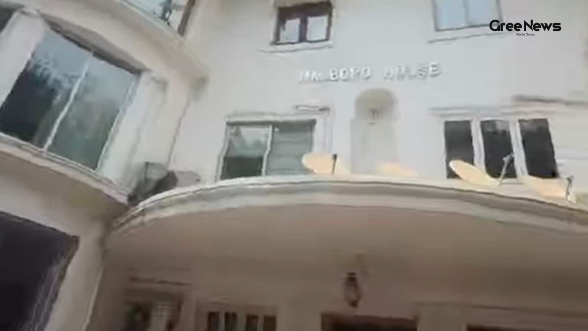 I Stumbled on a Viral Video of a 4BHK Flat in Mumbai’s Historic Marlboro House  Rent Price Will Shock You