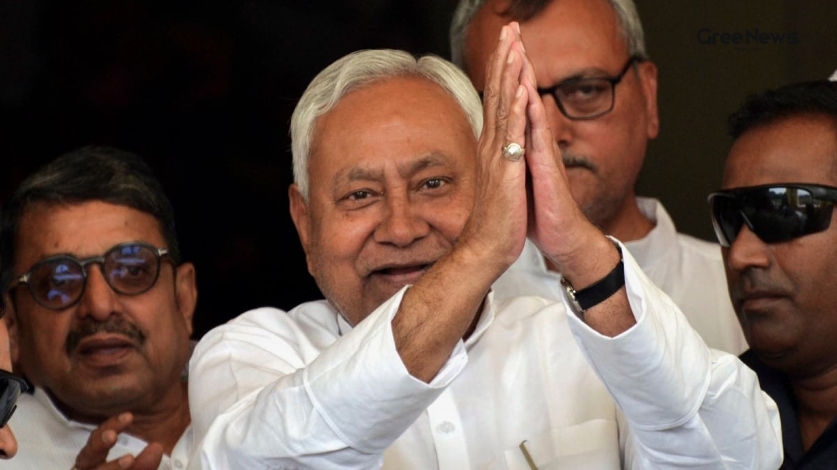 Nitish Kumar during his last Cabinet meeting in Patna