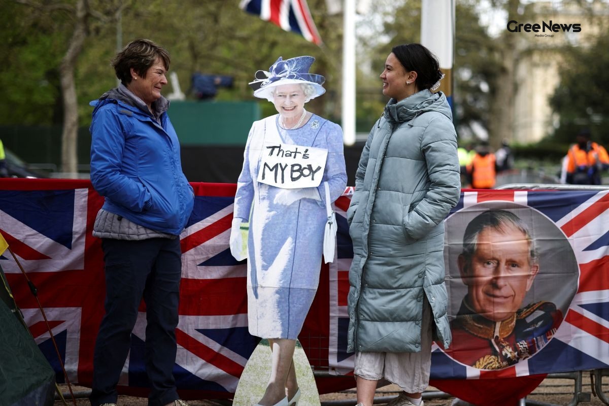 My Walk Among the Royal Crowd Outside Buckingham Palace for King Charles III's Historic Coronation