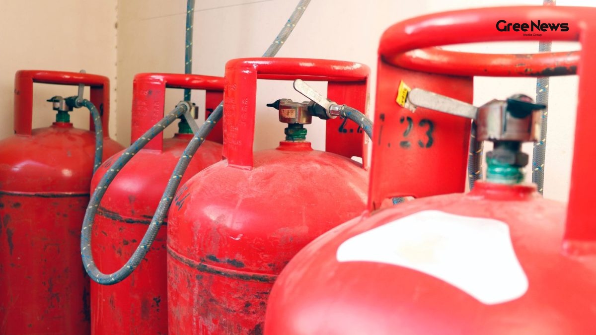 Will LPG Shortage End Soon? How Hormuz Opening Could Bring Relief  Latest India Updates