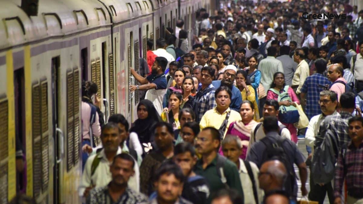 Parasuram Express Sets Unbelievable 267% Occupancy  Kerala Routes Top the Indian Rail Rush