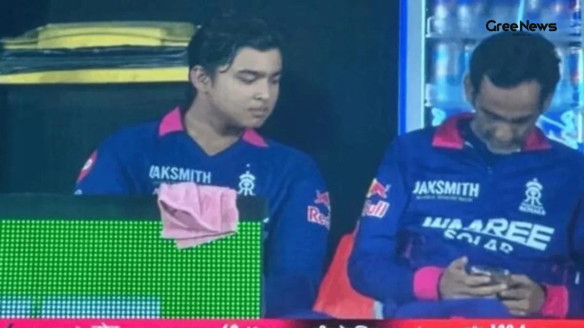 Romi Bhinder caught on mobile during live IPL match