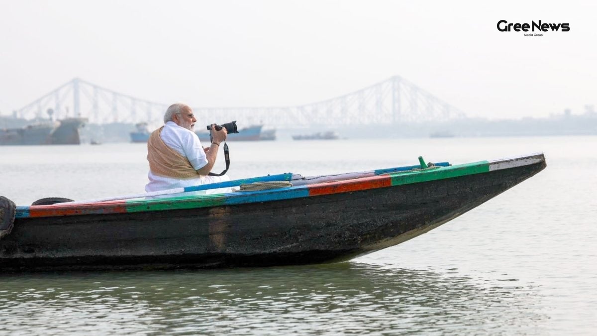 Modi’s Kolkata Boat Ride: A Subtle Play on Bengal’s Cultural Soul
