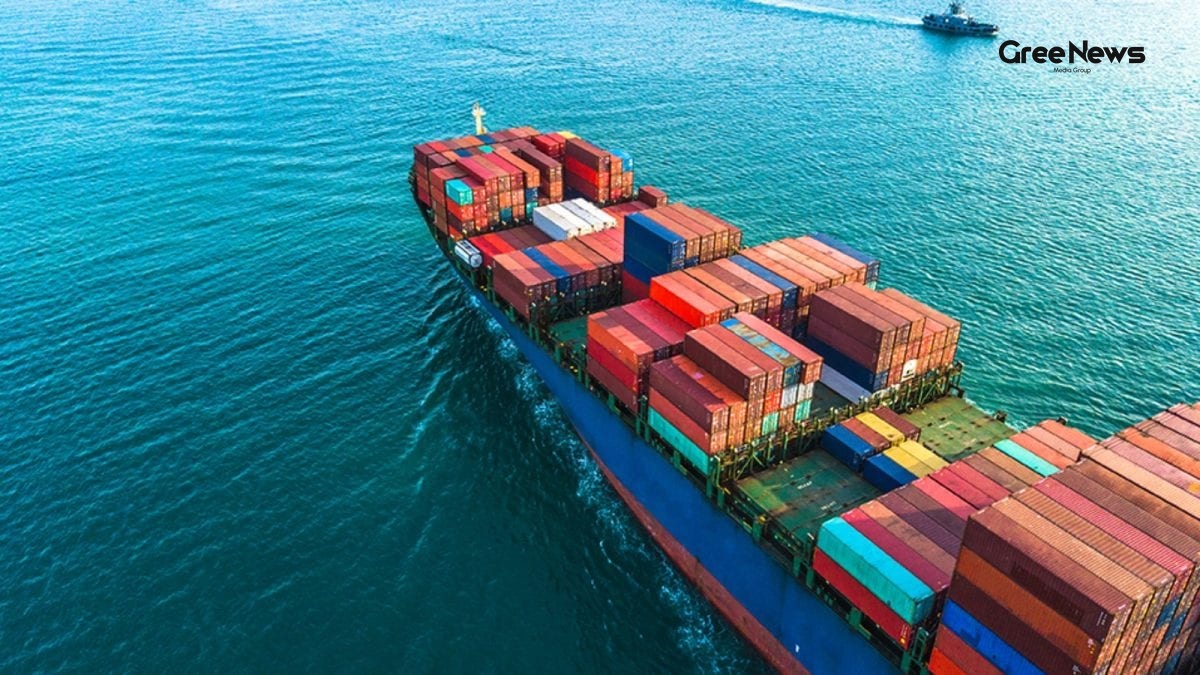 Iran’s Revolutionary Guard Gunboat Fires on Container Ship in Strait of Hormz  Tense Hours After Cease‑fire Extension