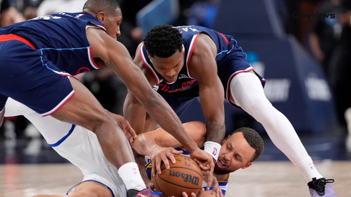 Curry’s Late Threes Keep Warriors Alive in NBA Play‑In as 76ers Clinch Playoff Spot  Latest Breaking News in India